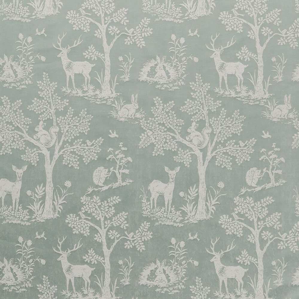Оливково-зелёная жаккардовая ткань с контрастным светлым анималистическим рисунком леса: олени, зайцы, белки, ёжики и птицы среди деревьев и трав.